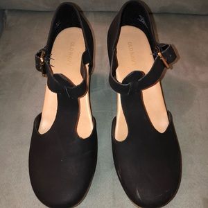 T-strap platform heels! Super cute!!!